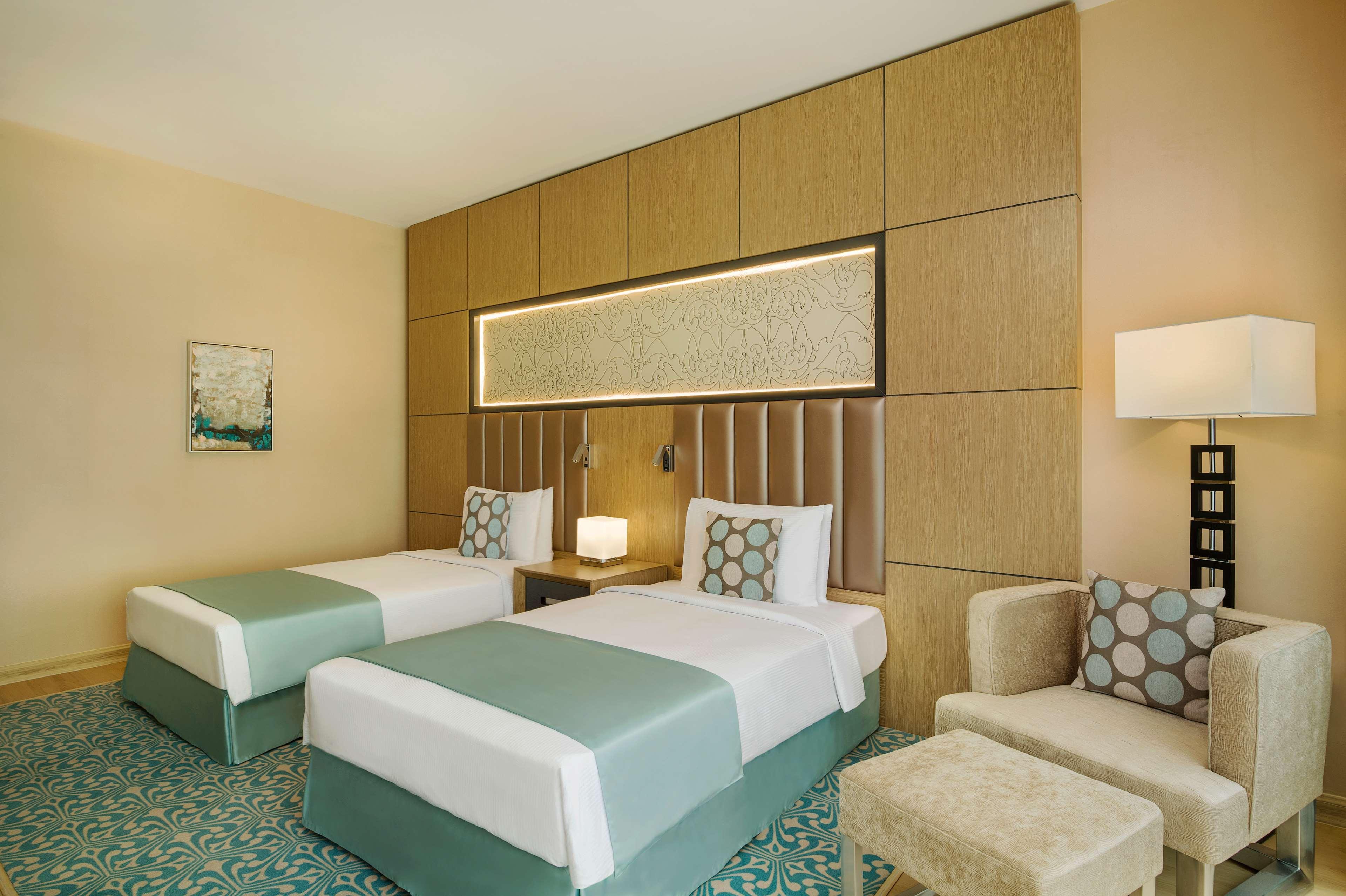 Wyndham Doha West Bay Hotel Exterior photo Deluxe Room