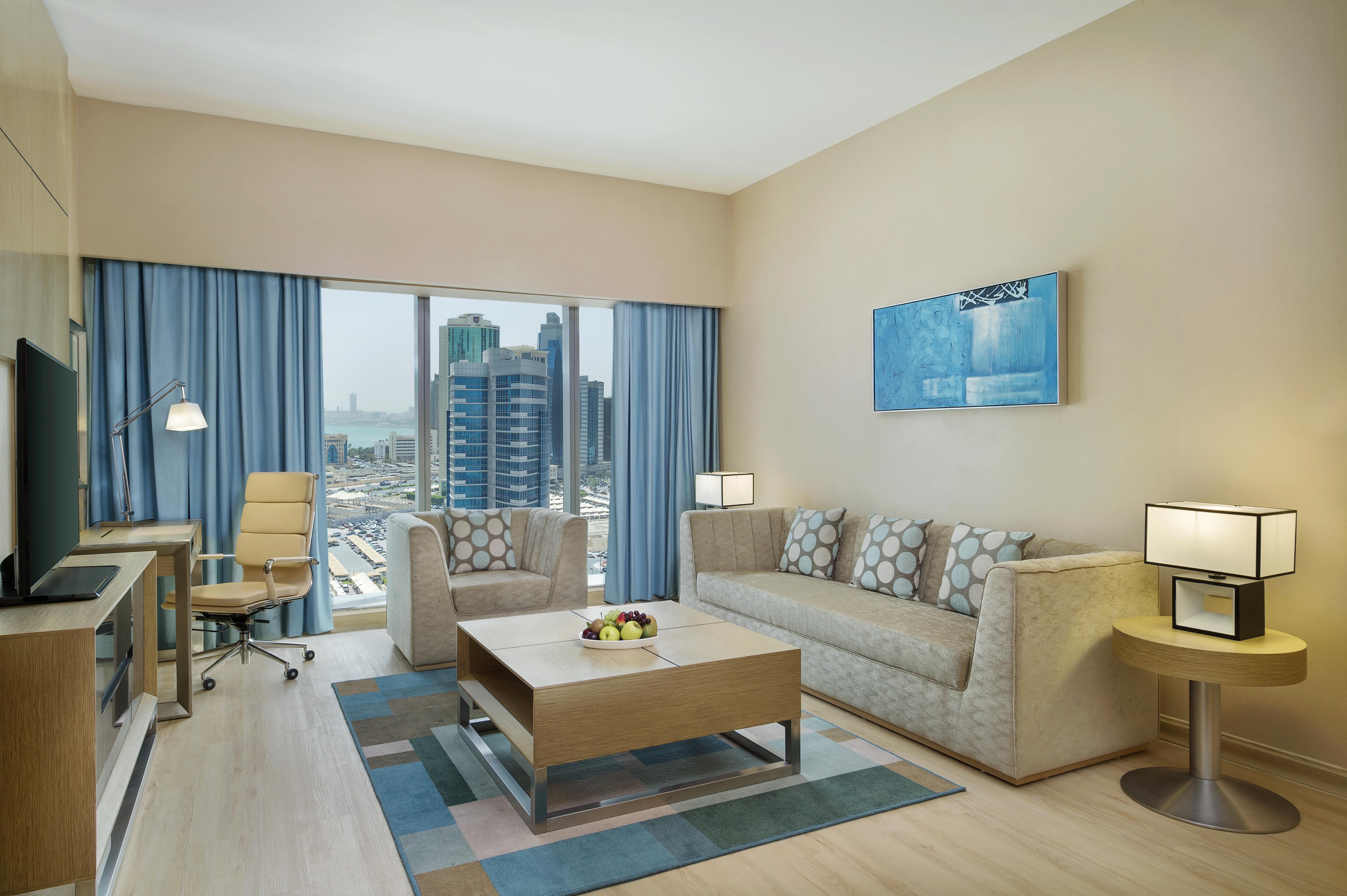 Wyndham Doha West Bay Hotel Exterior photo Living room