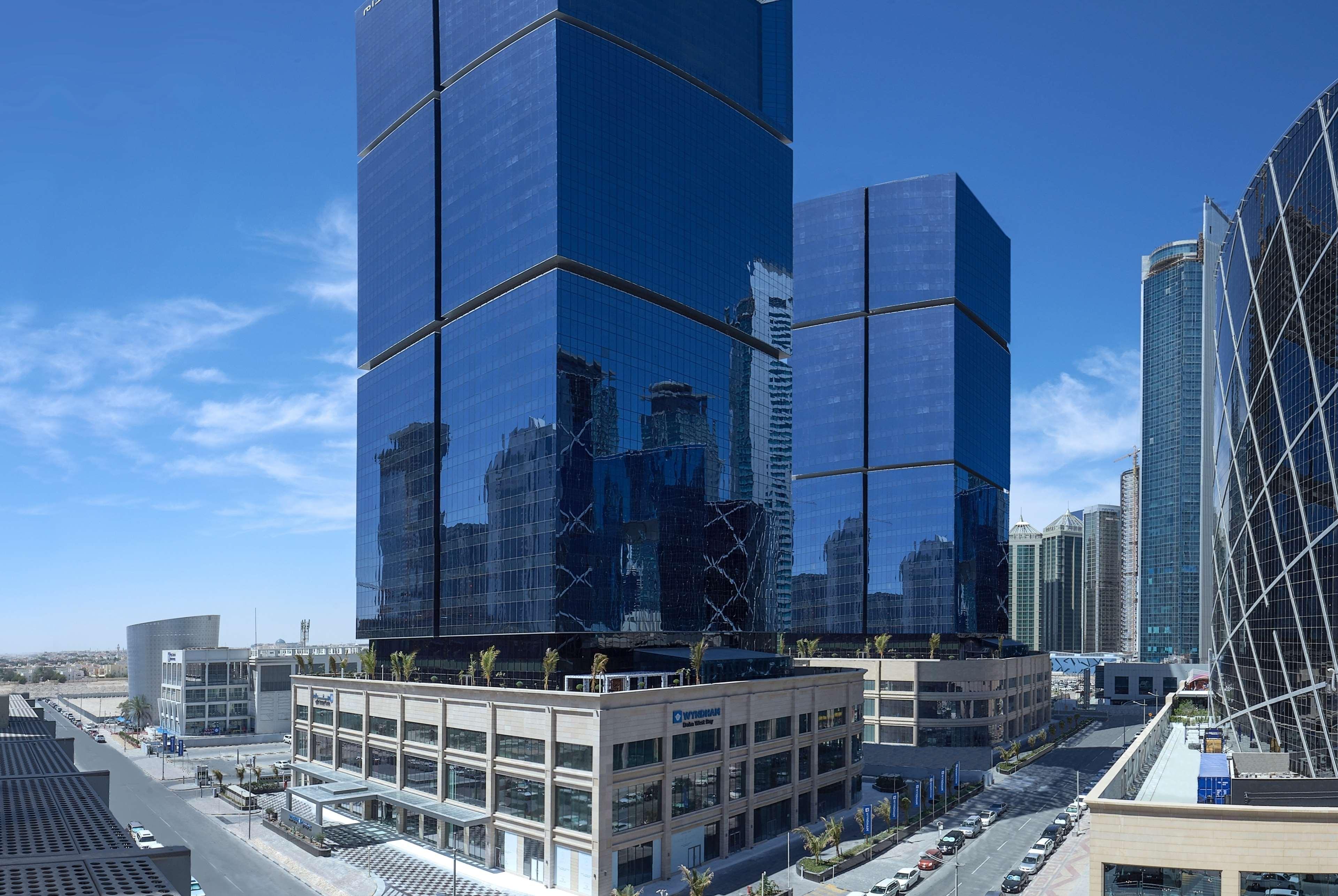 Wyndham Doha West Bay Hotel Exterior photo The complex in 2018