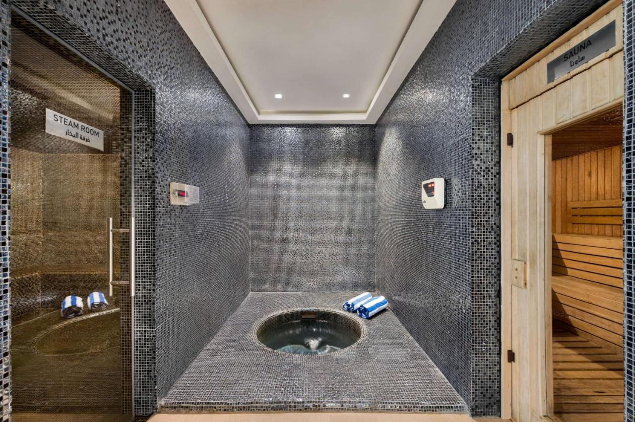 Wyndham Doha West Bay Hotel Exterior photo A modern steam room